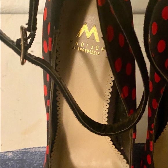 New - Picture 2 of 3